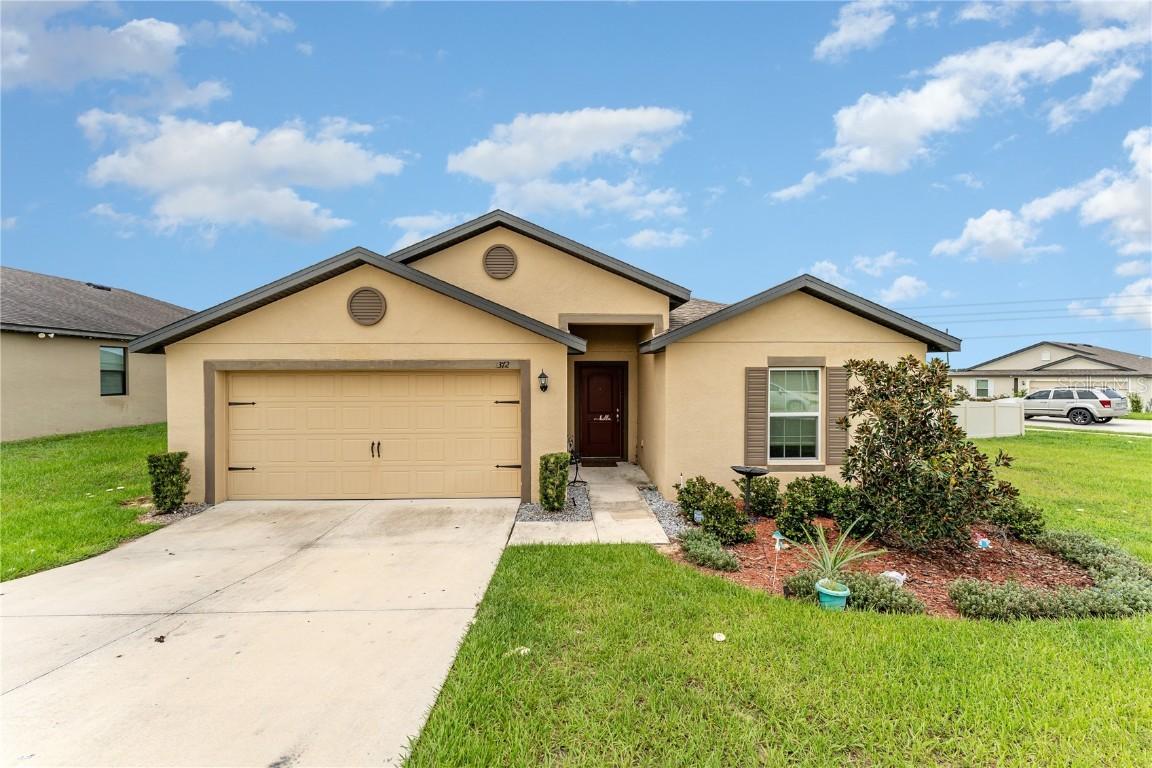 1372 Swan Lake Cir., Dundee, FL 33838