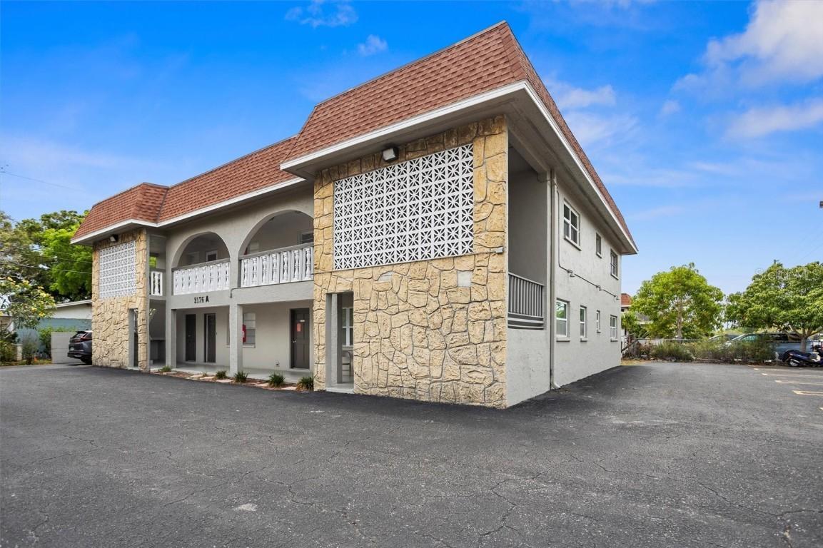 2176 Winchester Rd. #4, St Petersburg, FL 33710