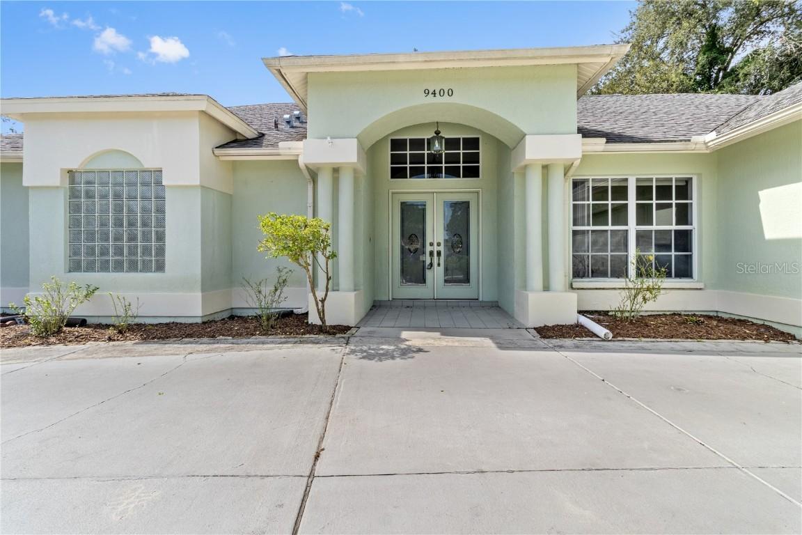 9400 Merriweather Dr., Weeki Wachee, FL 34613