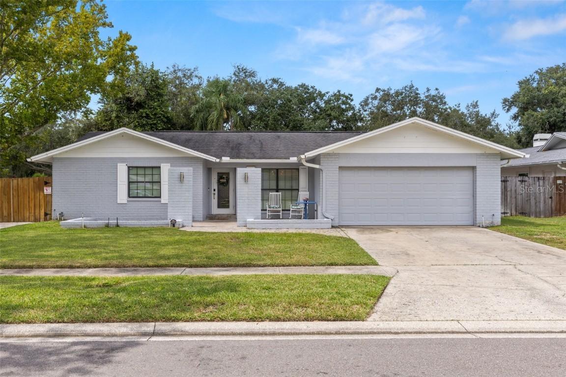 4221 Hollowtrail Dr., Tampa, FL 33624