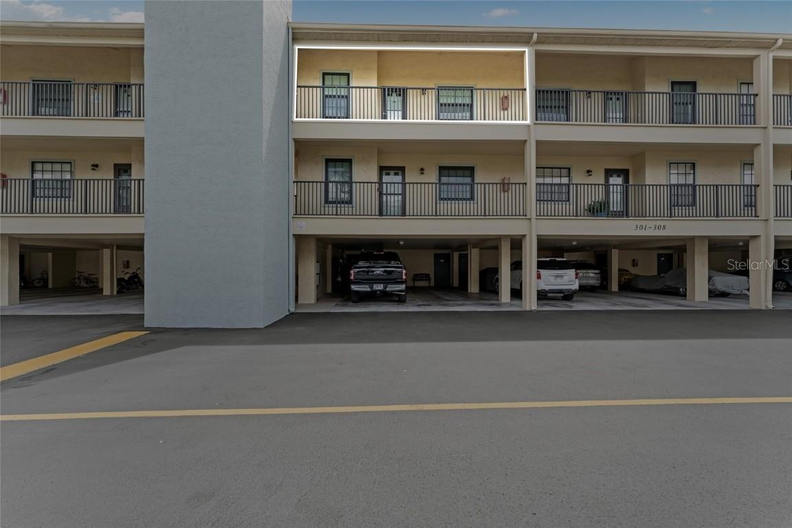 460 S Paula Dr #305, Dunedin, FL 34698