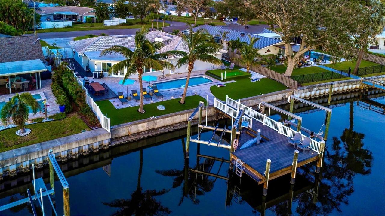 3854 42nd Ave., St Petersburg, FL 33711