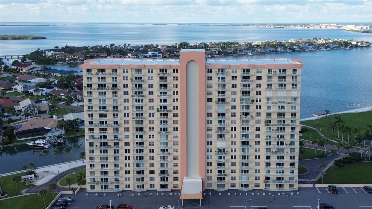 4900 Brittany Dr. #811, St Petersburg, FL 33715