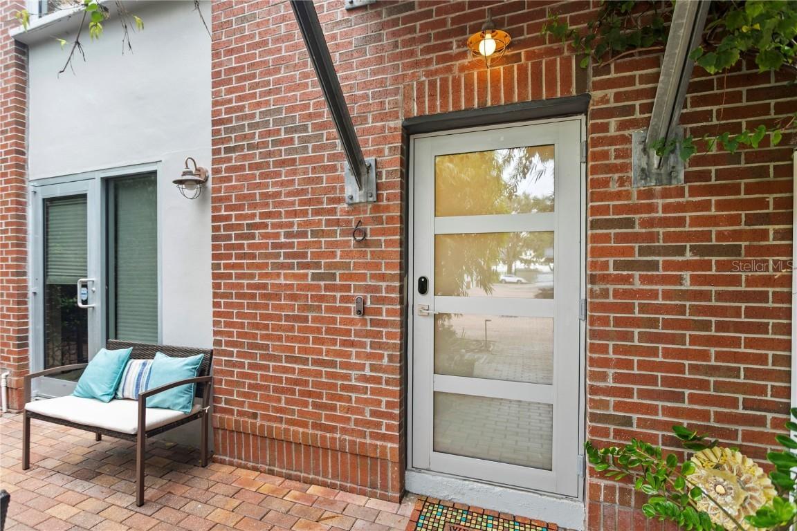 325 5th Ave. #6, St Petersburg, FL 33701