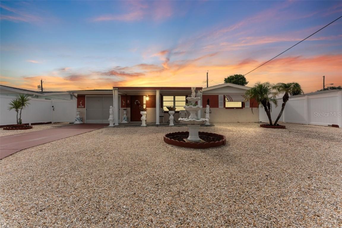 1133 Powersong St., Holiday, FL 34690