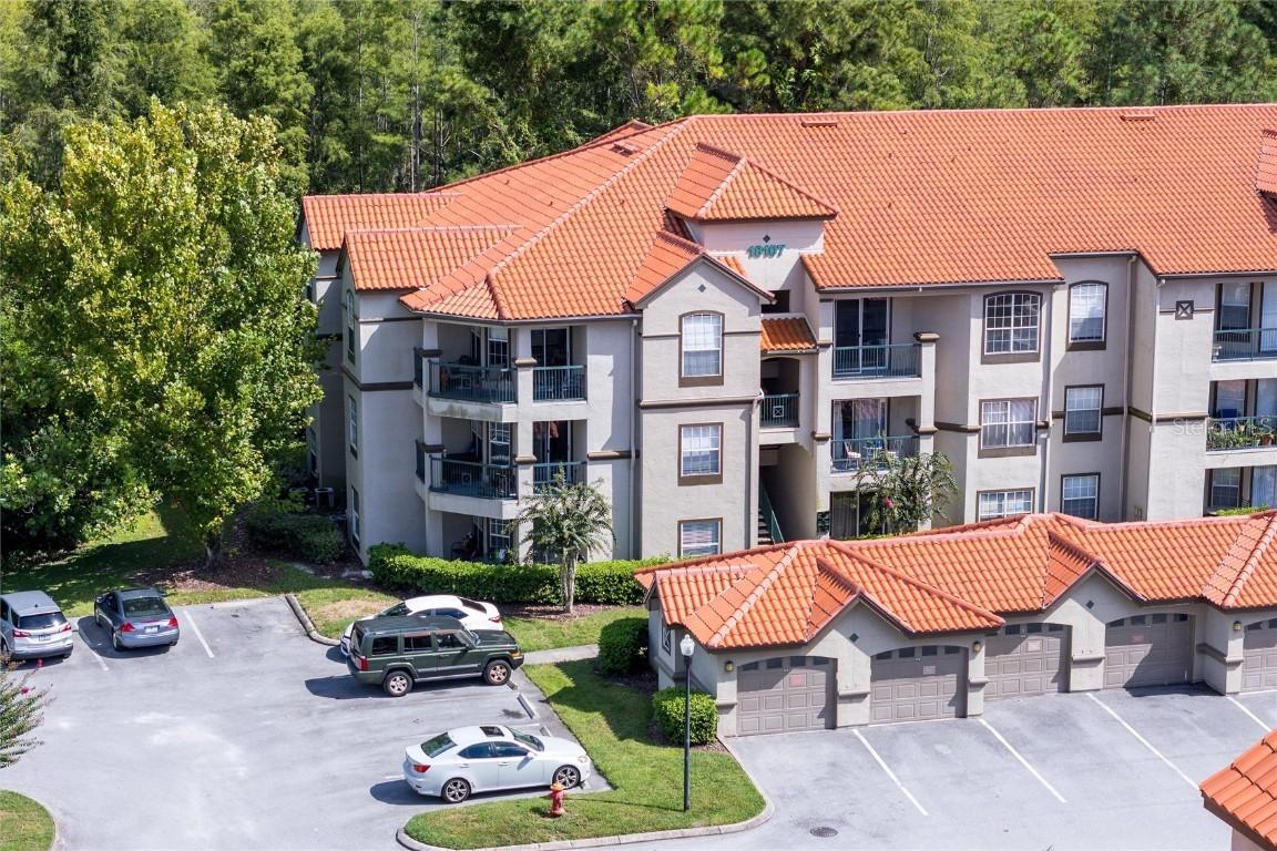 18107 Peregrines Perch Pl. #212, Lutz, FL 33558