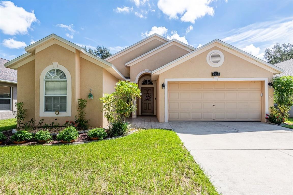 9852 Laurel Ledge Dr., Riverview, FL 33569
