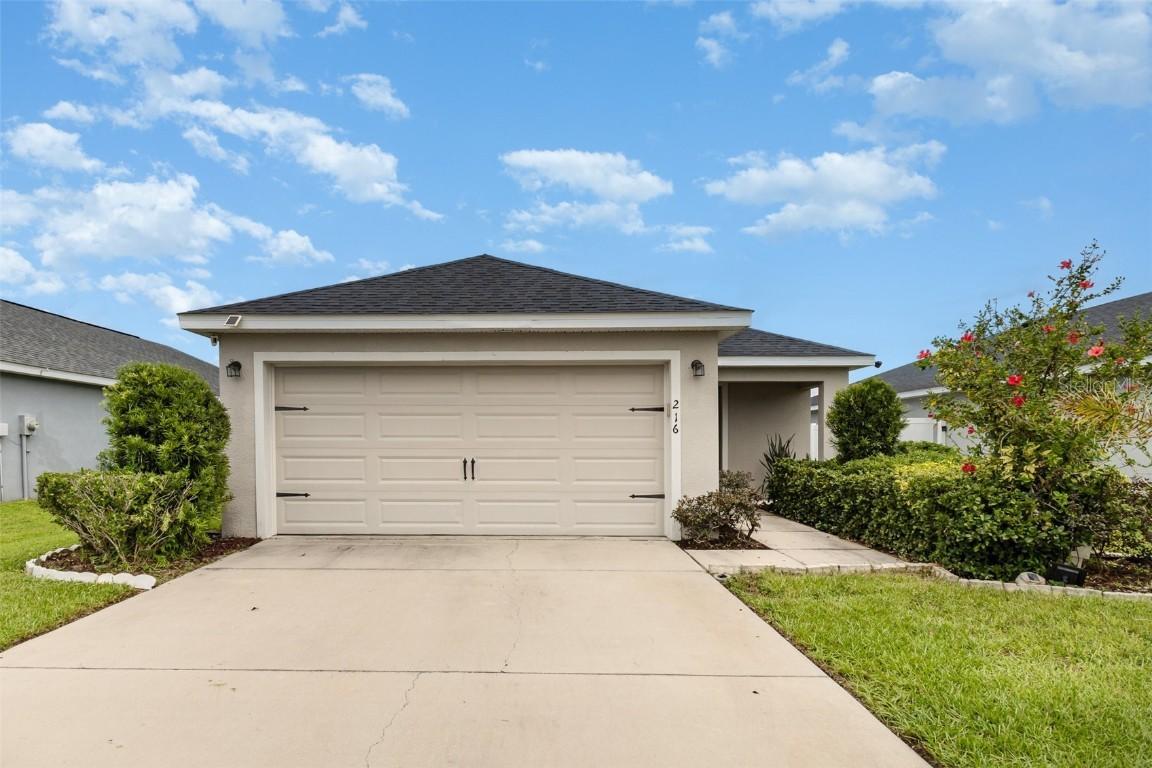 216 St Georges Cir., Eagle Lake, FL 33839