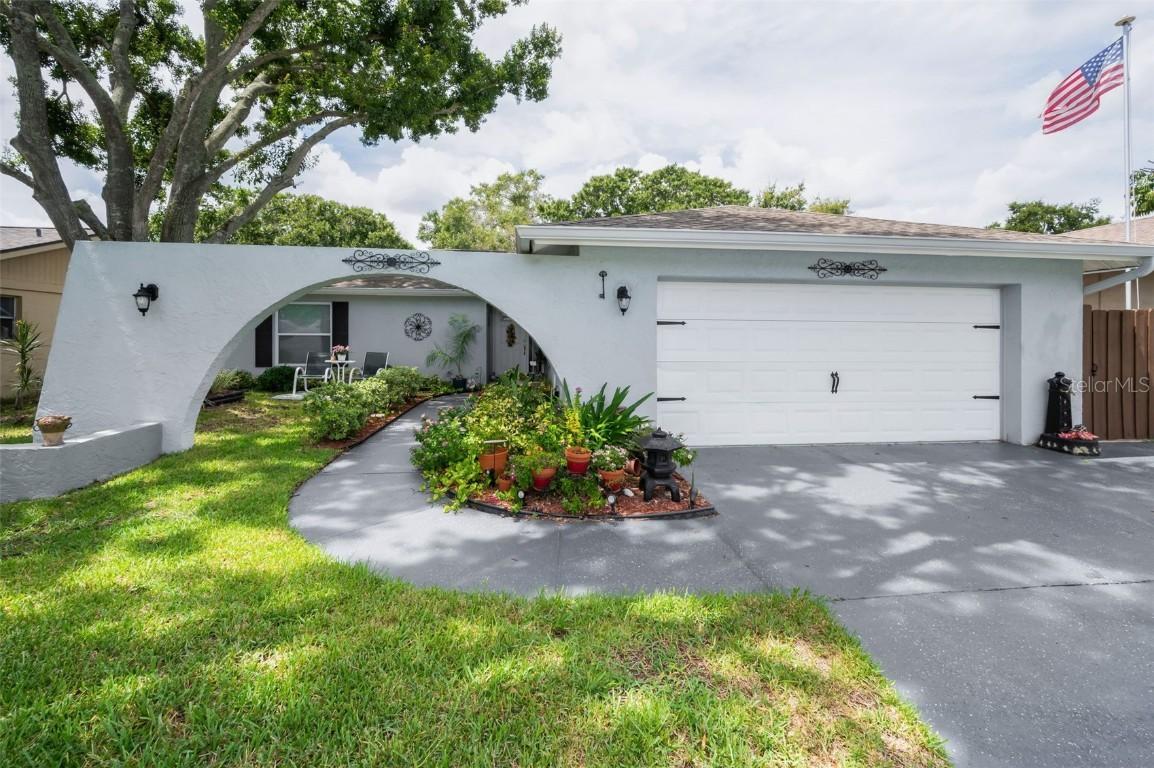 3233 Carriage Dr., Palm Harbor, FL 34684