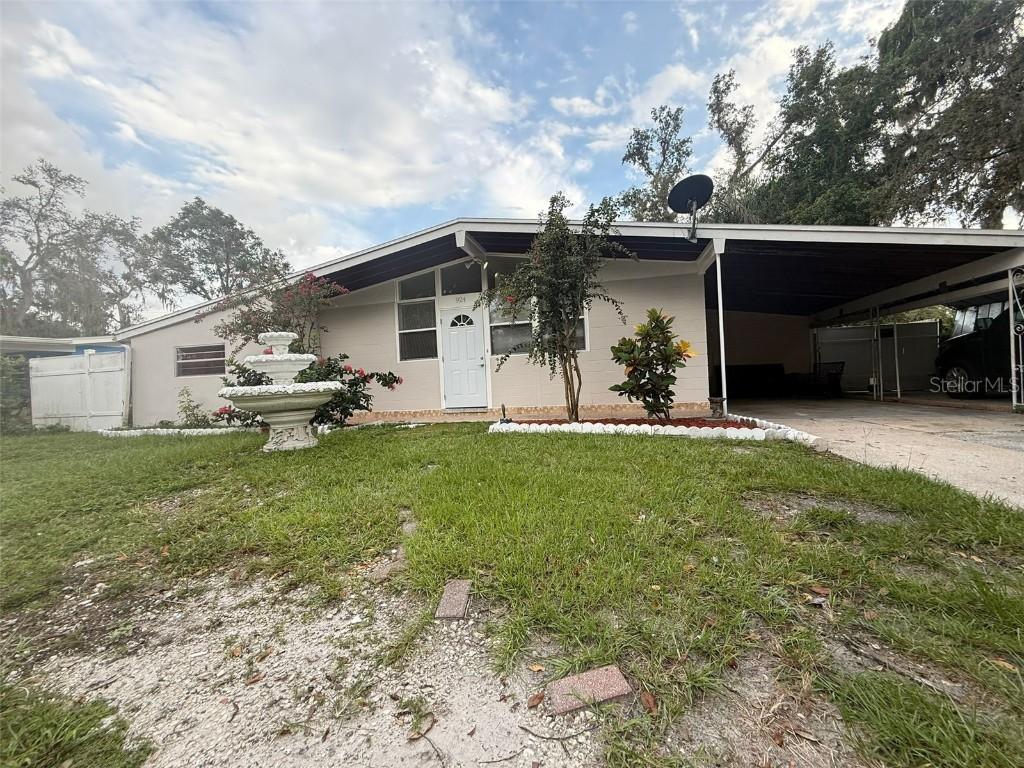 924 Lakewood Ave., Tampa, FL 33613