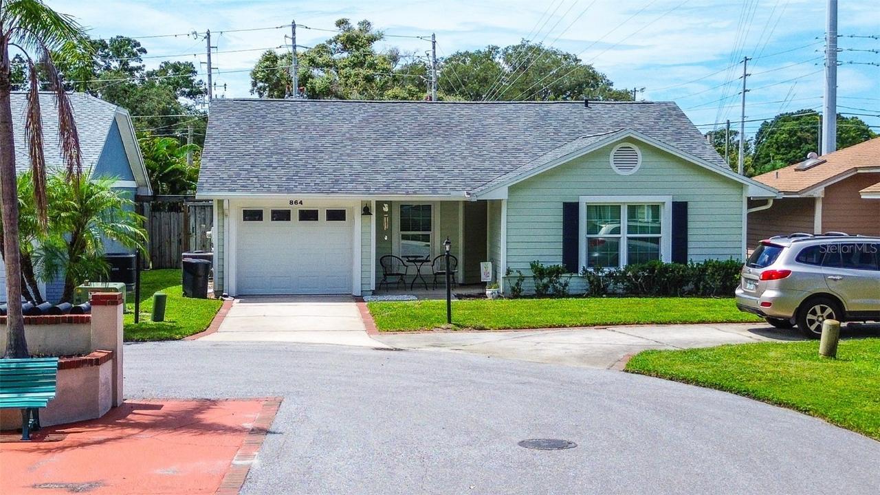 864 Franklin Cir., Palm Harbor, FL 34683