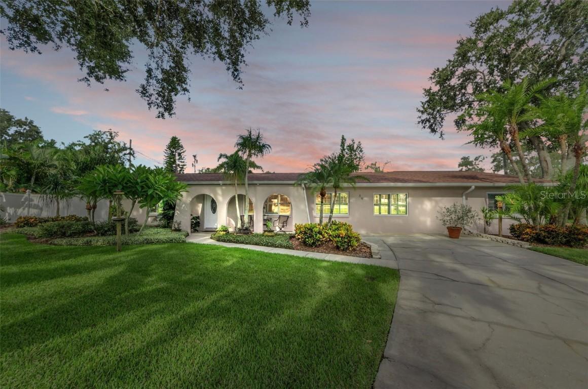 89 S Highland Ave., Tarpon Springs, FL 34689