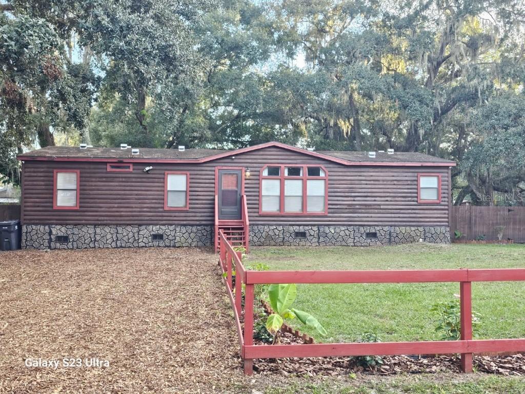 10605 2nd St., Thonotosassa, FL 33592