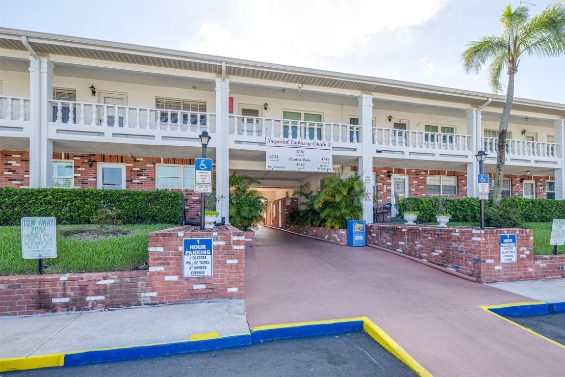 4746 Azalea Dr. #107, New Port Richey, FL 34652