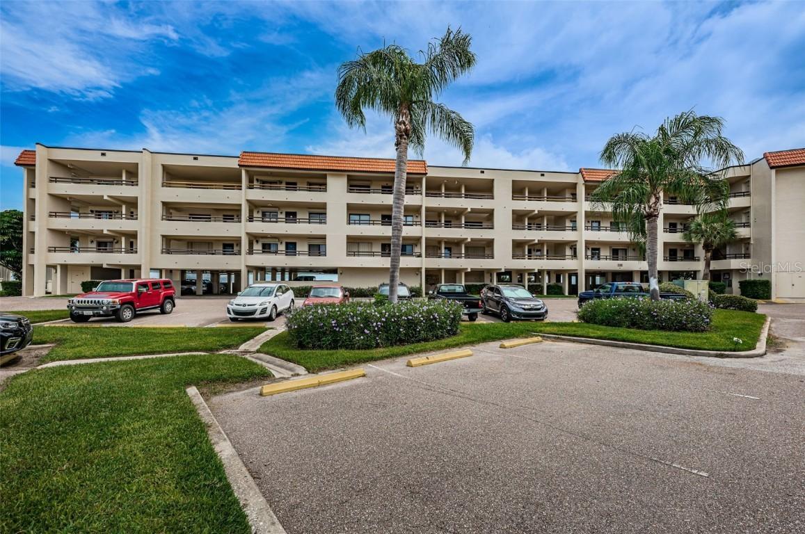 103 1st St. #208, St Petersburg, FL 33715