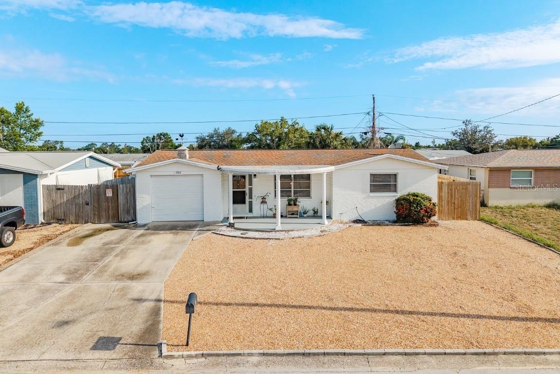 4935 Phoenix Ave., Holiday, FL 34690