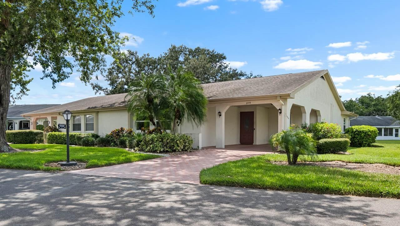 2109 Harleston Pl., Sun City Center, FL 33573