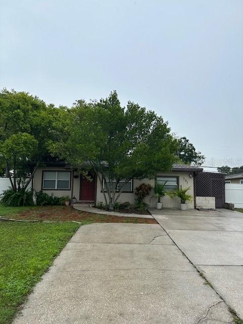 107 Emerald Ln., Largo, FL 33771