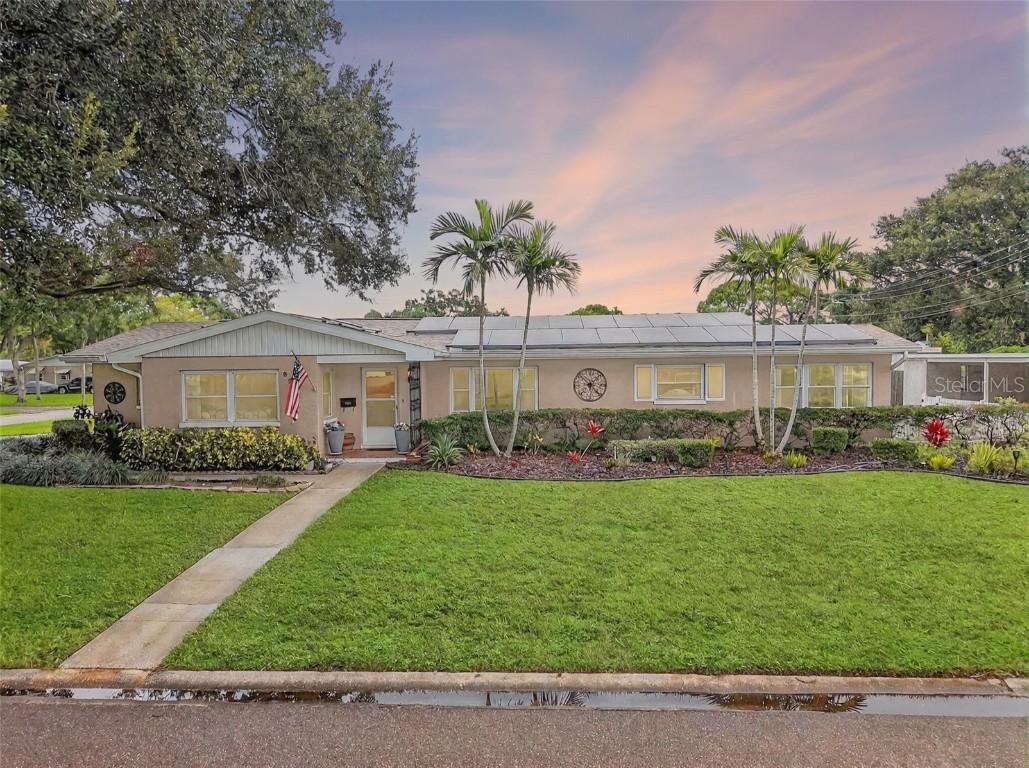 691 44th Ave., St Petersburg, FL 33703
