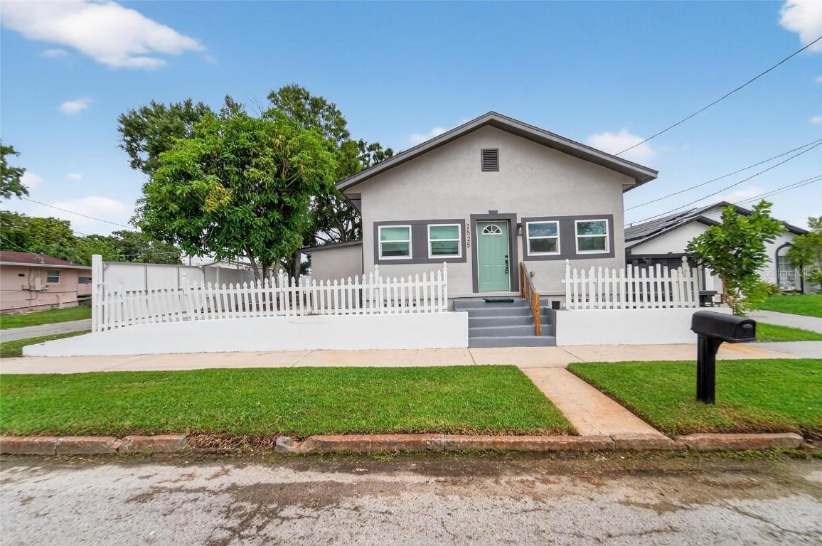 2525 W Beach St., Tampa, FL 33607
