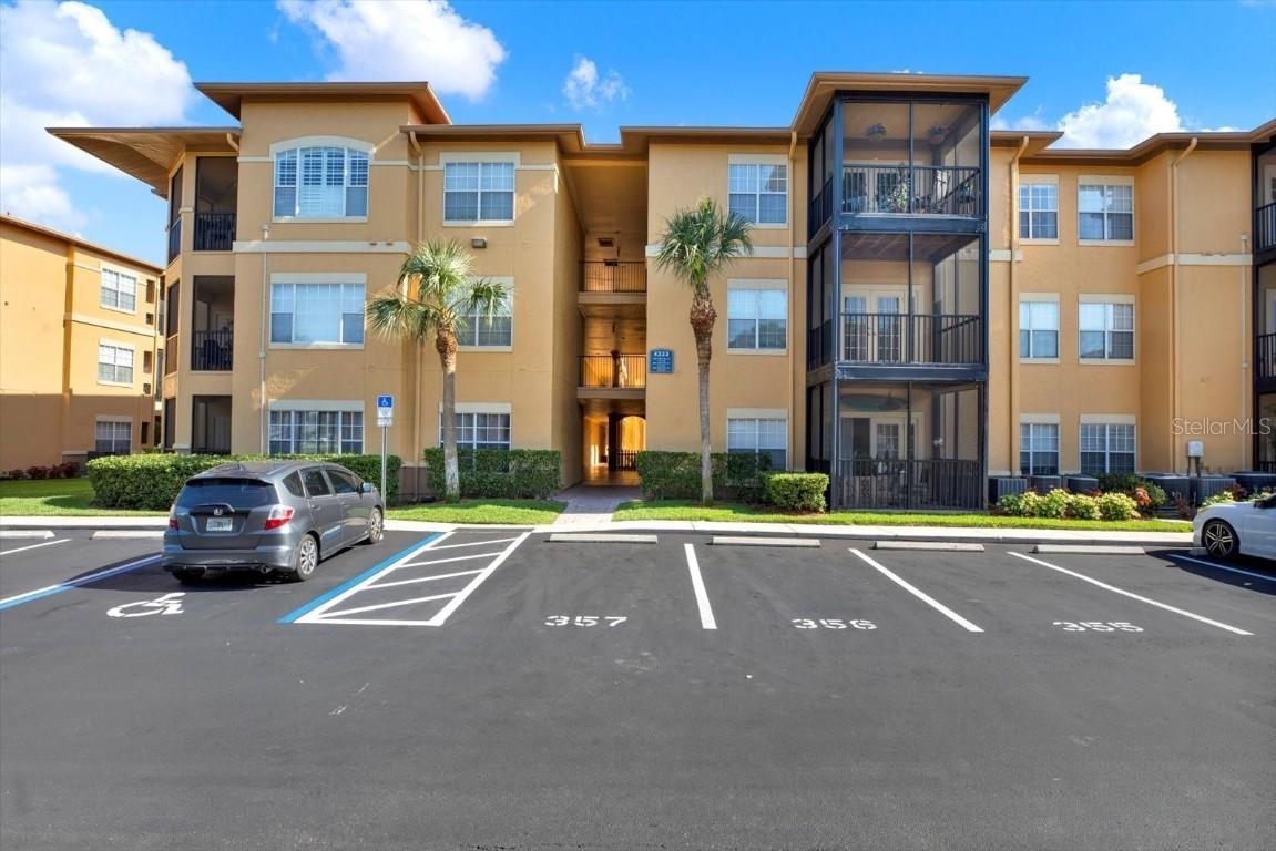 4333 Bayside Village Dr. #110, Tampa, FL 33615