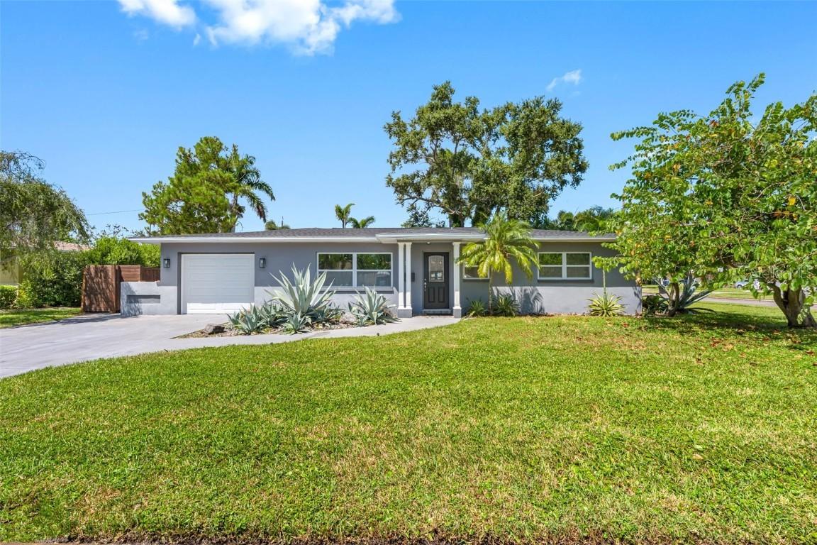 439 Capri Way, St Petersburg, FL 33704