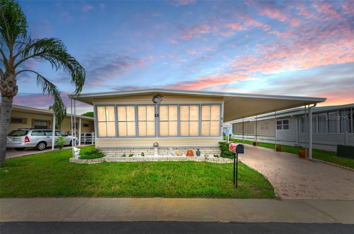 10527 Tahitian Ln. #111, Largo, FL 33773