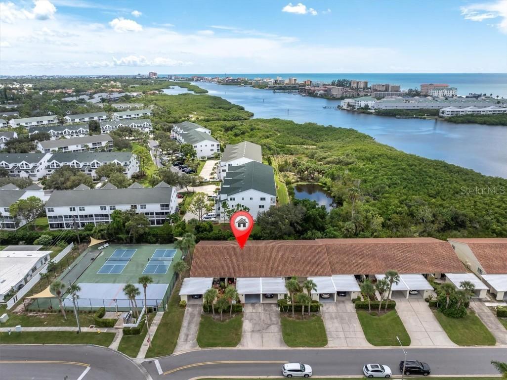 10122 Regal Dr., Largo, FL 33774