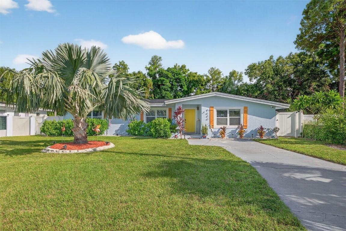 8640 Gardenia Dr., Seminole, FL 33777