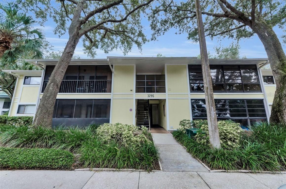 3295 Fox Chase Cir. #104, Palm Harbor, FL 34683