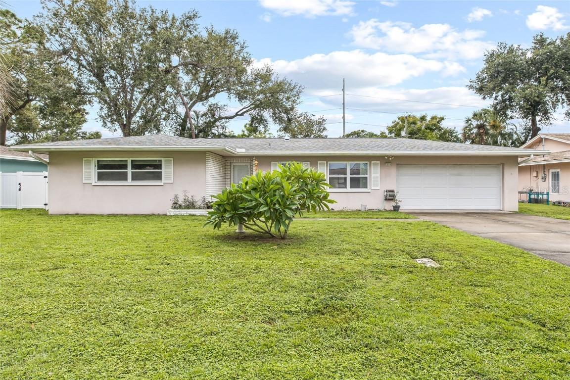 1124 Sousa Dr., Largo, FL 33771