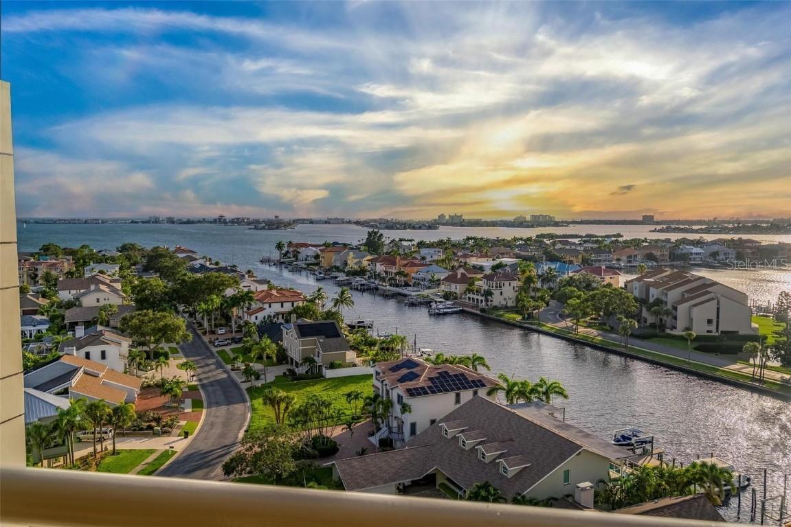 5950 Pelican Bay Plz. #2D, St Petersburg, FL 33707