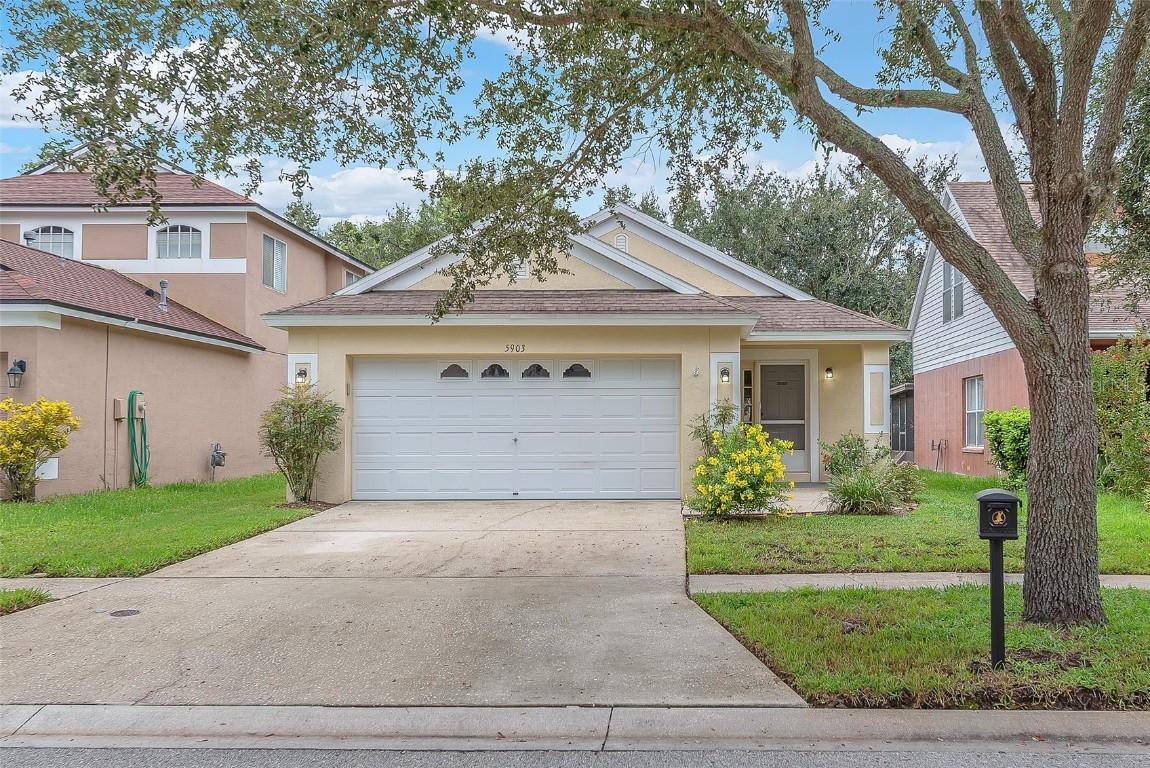 5903 Wrenwater Dr., Lithia, FL 33547