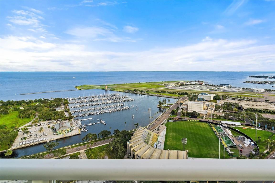 175 1st St. #3203, St Petersburg, FL 33701