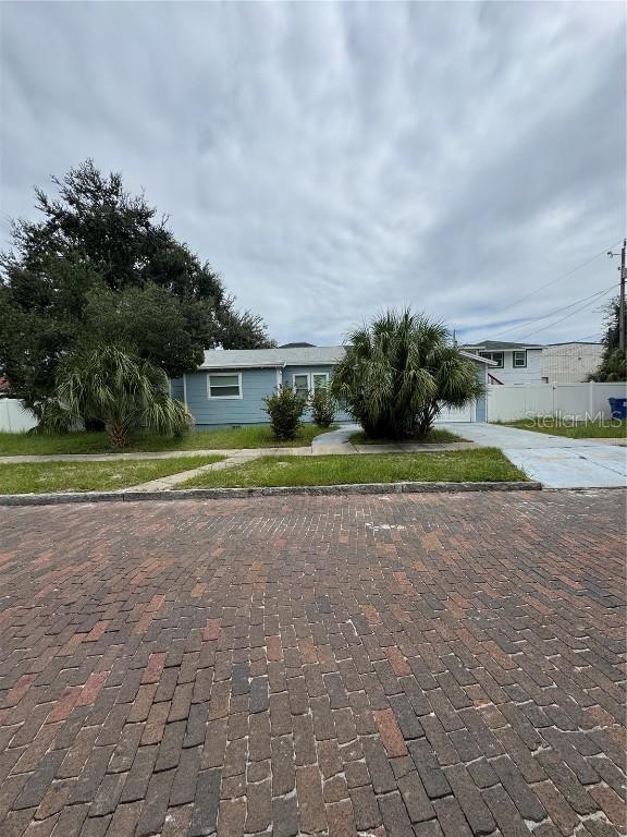 200 S 24th St., St Petersburg, FL 33712