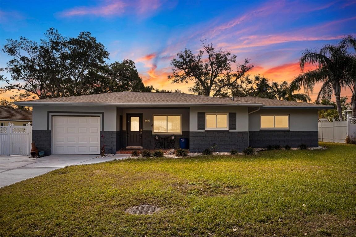 3282 Honeysuckle Rd., Largo, FL 33770