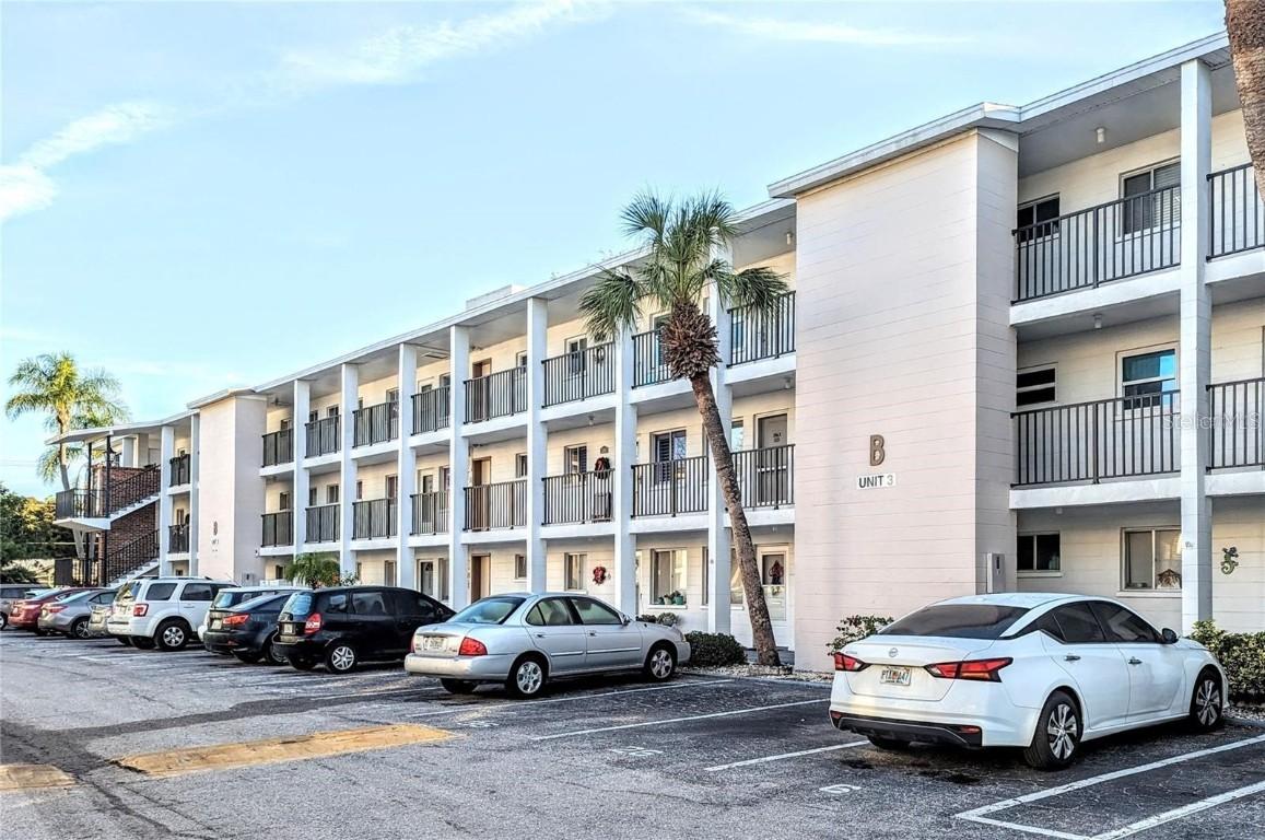 5873 Palm Ln. #B33, Bradenton, FL 34207