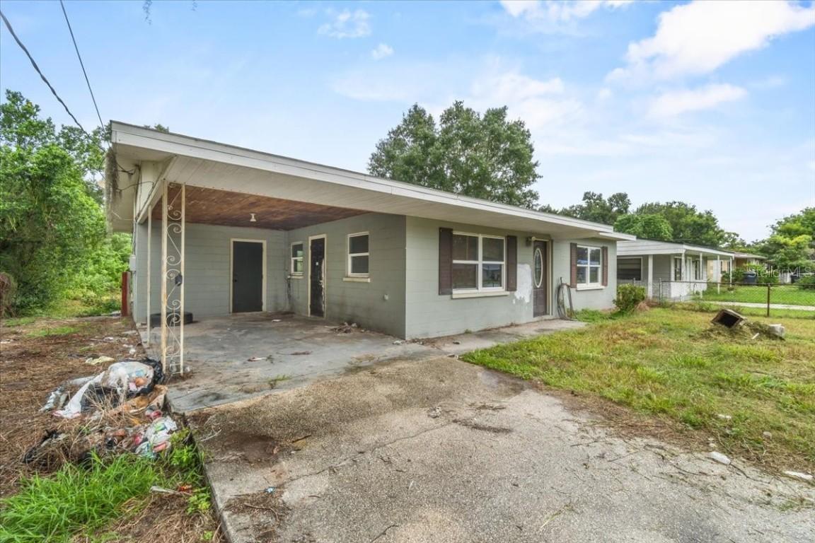 2315 Ivey Ln., Lakeland, FL 33815