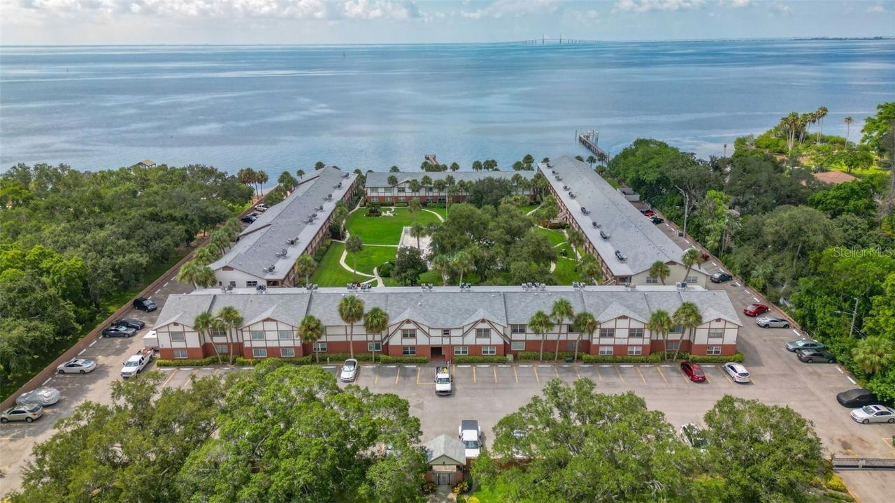 650 Pinellas Point Dr. #218, St Petersburg, FL 33705