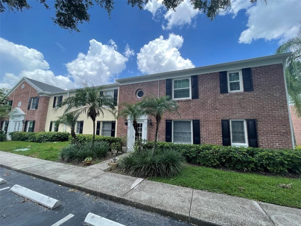13686 Orange Sunset Dr Dr. #201, Tampa, FL 33618