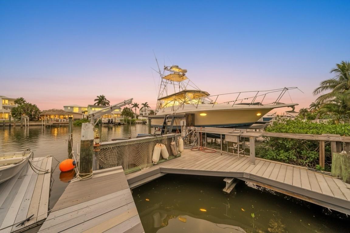 17714 Long Point Dr., Redington Shores, FL 33708