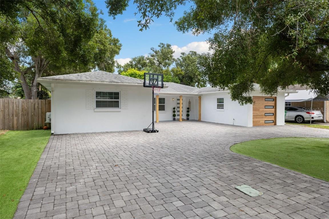 2404 S Hale Ave., Tampa, FL 33629