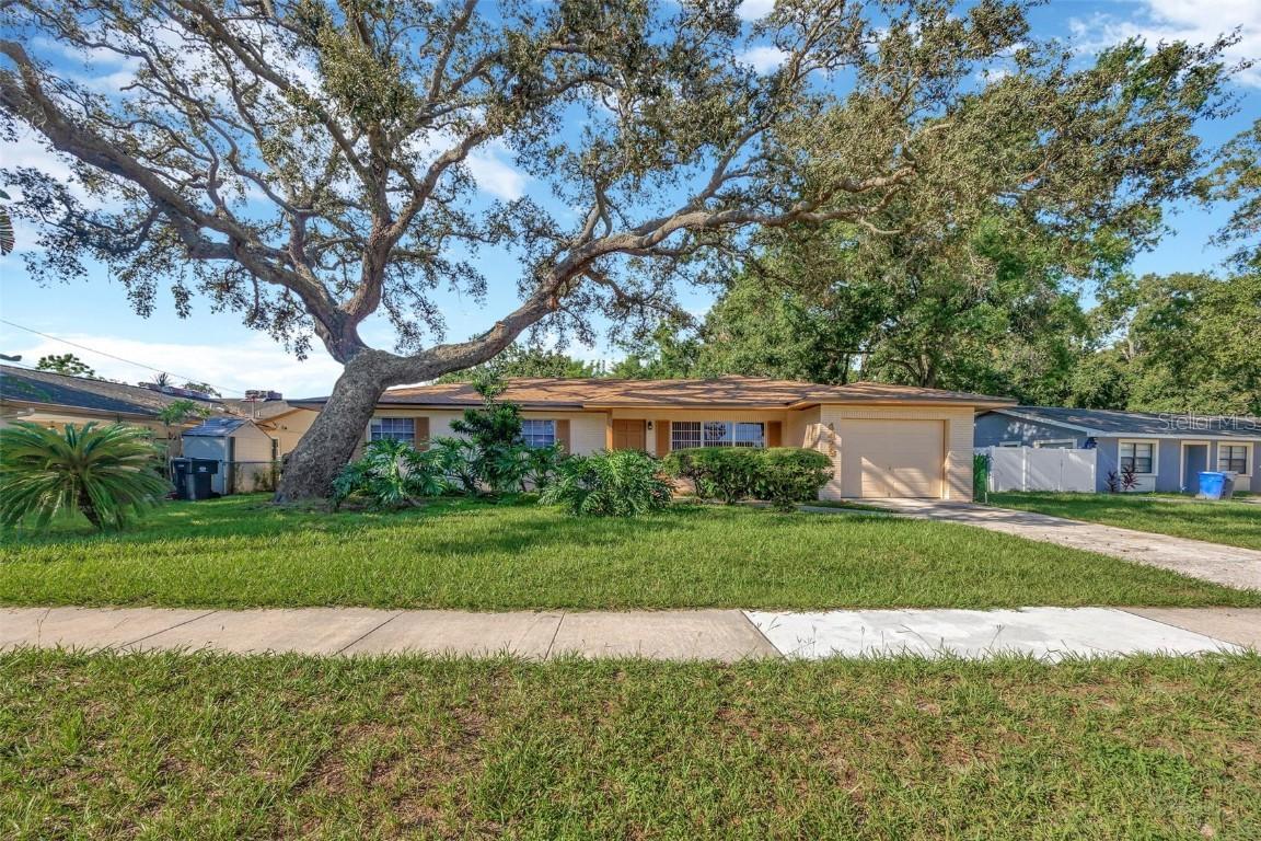 4429 Dolphin Dr., Tampa, FL 33617