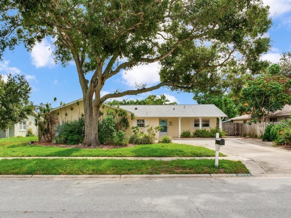 8893 118th St., Seminole, FL 33772