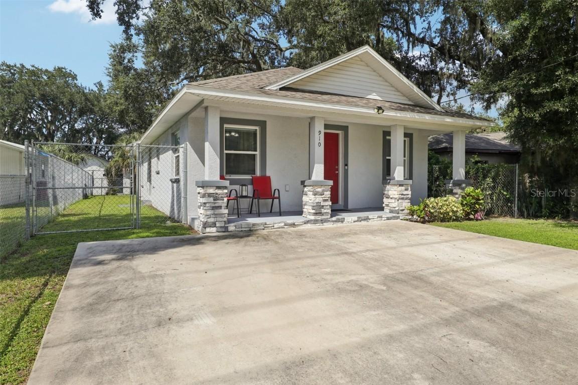 910 E Alabama St., Plant City, FL 33563