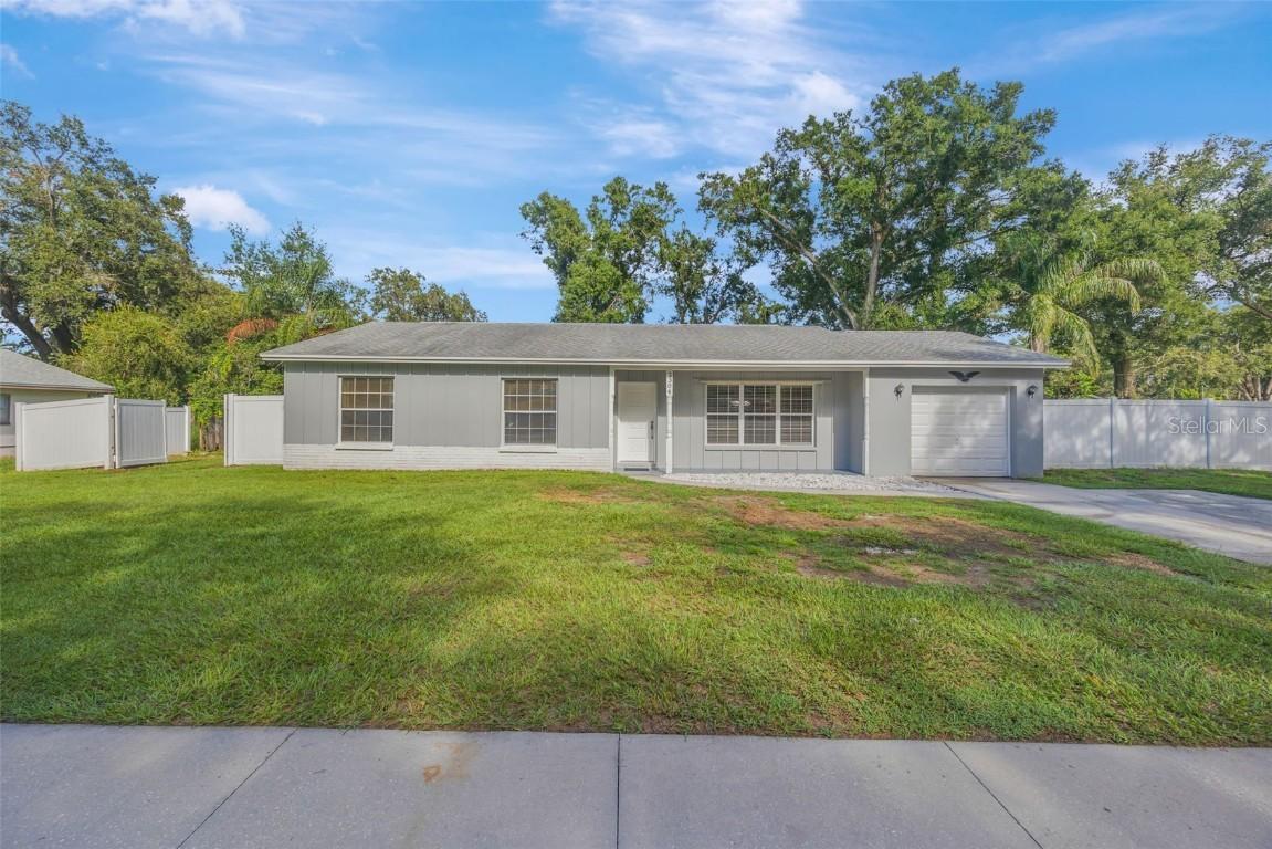 2304 Bandy Dr., Seffner, FL 33584