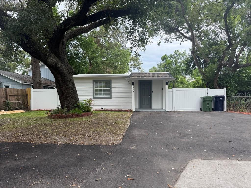 2008 E Annie St., Tampa, FL 33612