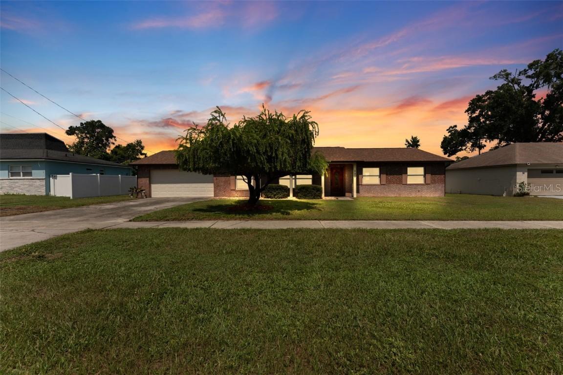 808 Bama Rd., Brandon, FL 33511
