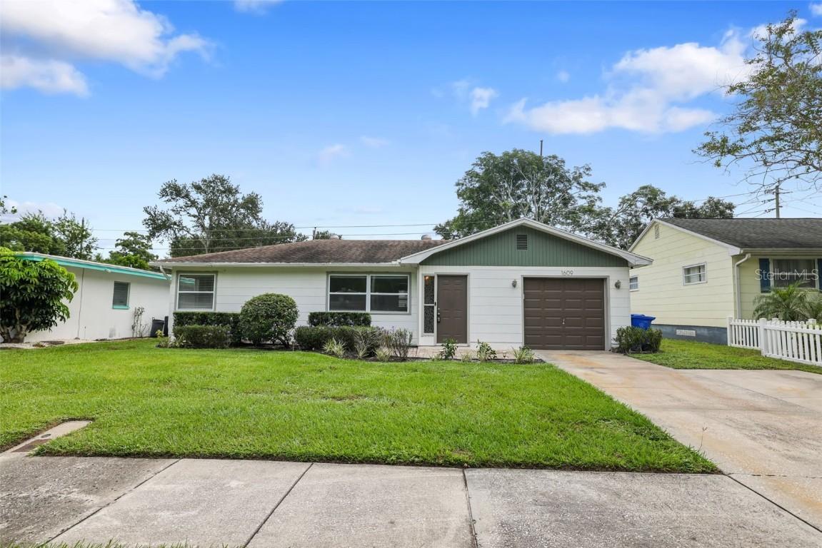 1609 San Mateo Dr., Dunedin, FL 34698