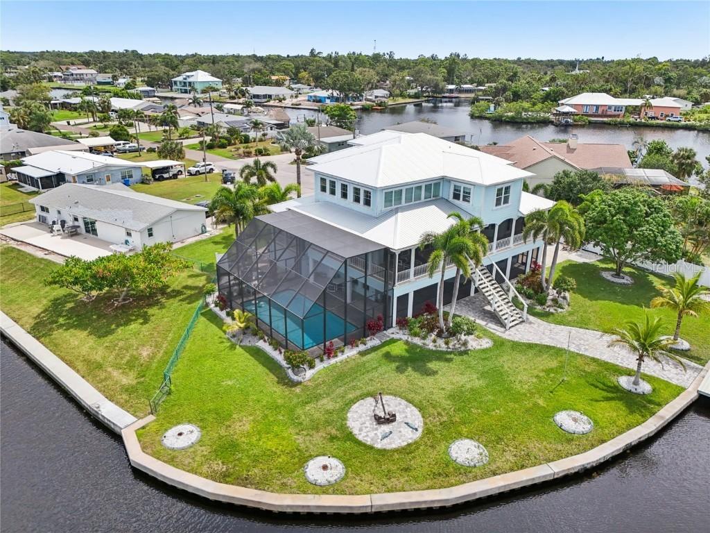 829 Blue Heron Blvd., Ruskin, FL 33570